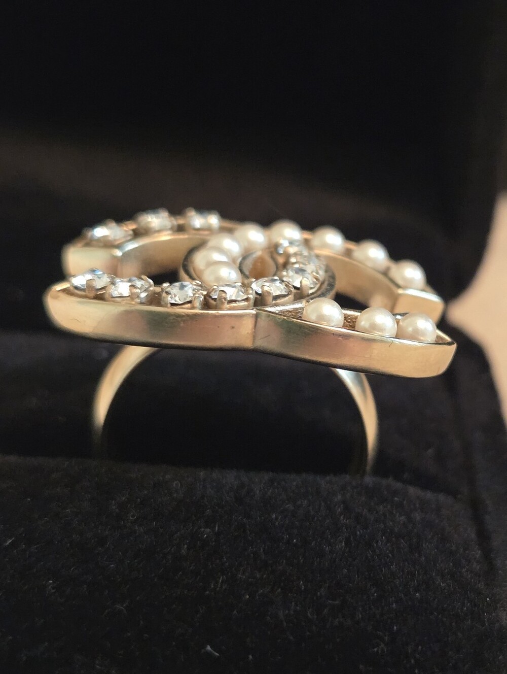 Authentic CHANEL Gold Tone CC Pearl And Crystal  Ring - Picture 7 of 12